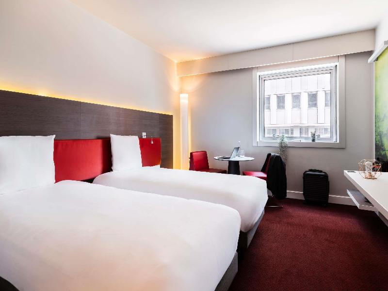 Mercure Paris La Defense Arche image