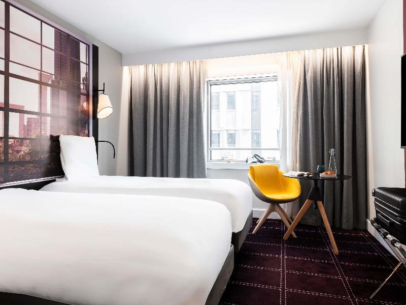Mercure Paris La Defense Arche image