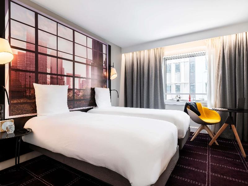 Mercure Paris La Defense Arche image