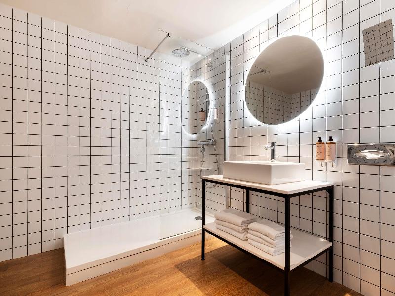 Mercure Paris La Defense Arche image