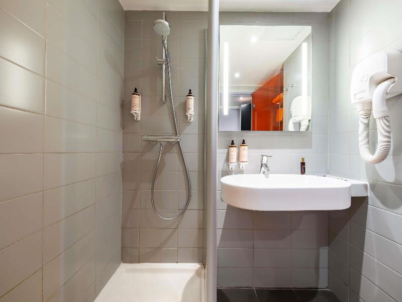 Mercure Paris La Defense Arche image