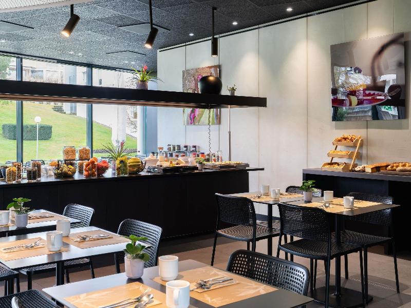Novotel Suites Geneve Aeroport image