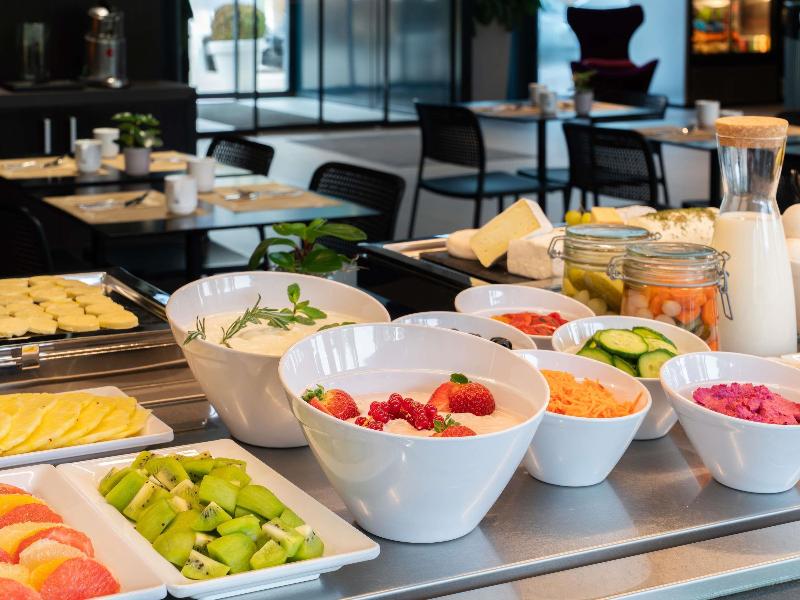 Novotel Suites Geneve Aeroport image