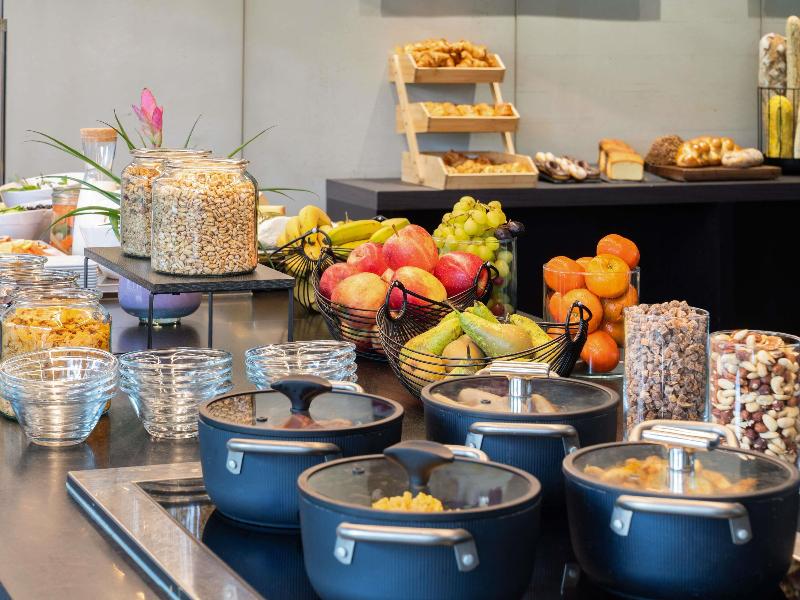 Novotel Suites Geneve Aeroport image