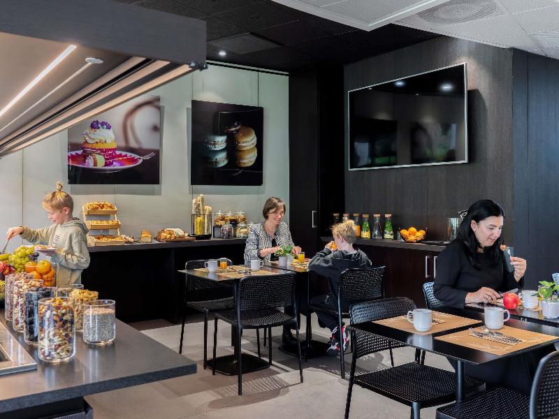 Novotel Suites Geneve Aeroport image