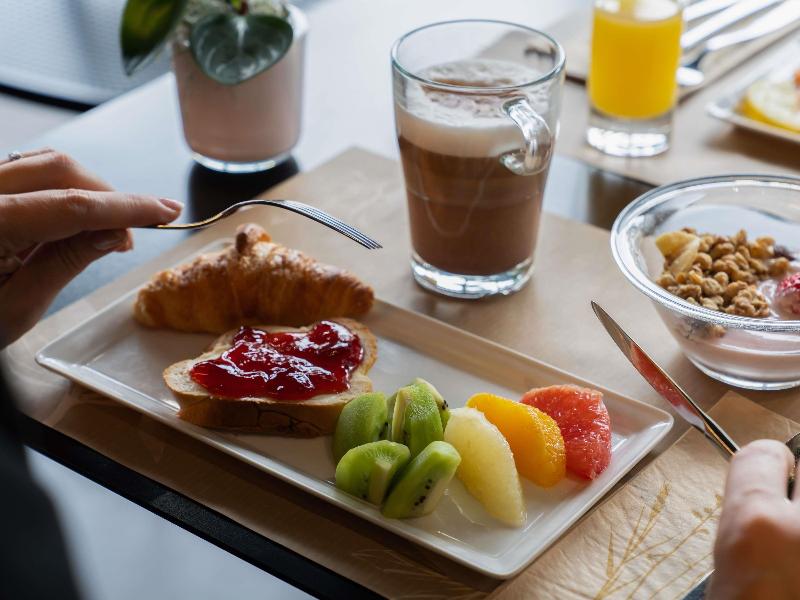 Novotel Suites Geneve Aeroport image