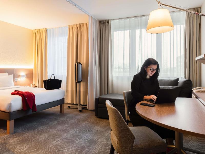 Novotel Suites Geneve Aeroport image