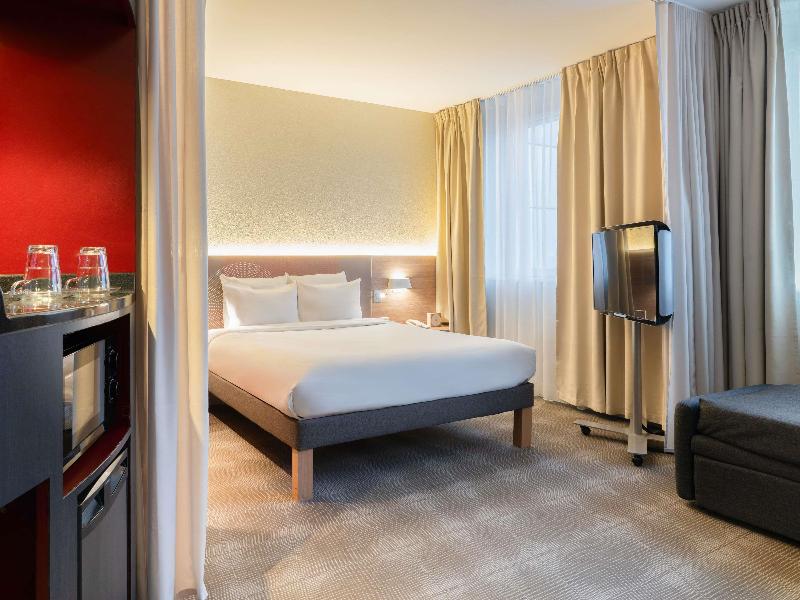 Novotel Suites Geneve Aeroport image