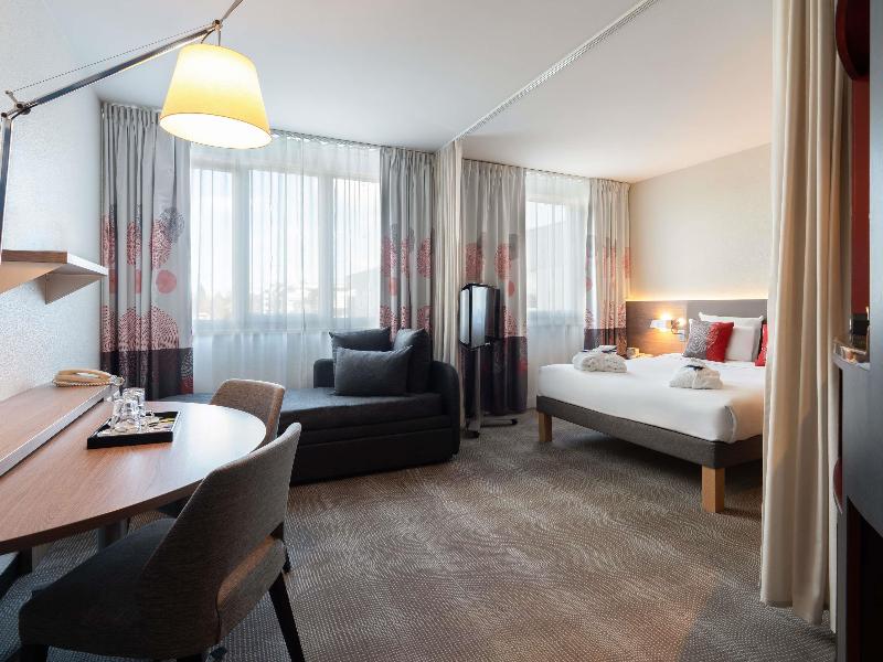 Novotel Suites Geneve Aeroport image