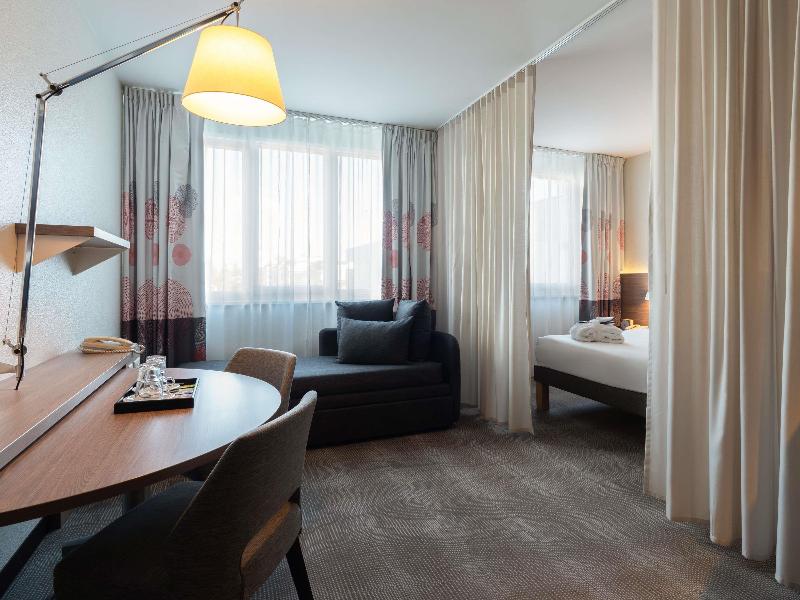 Novotel Suites Geneve Aeroport image