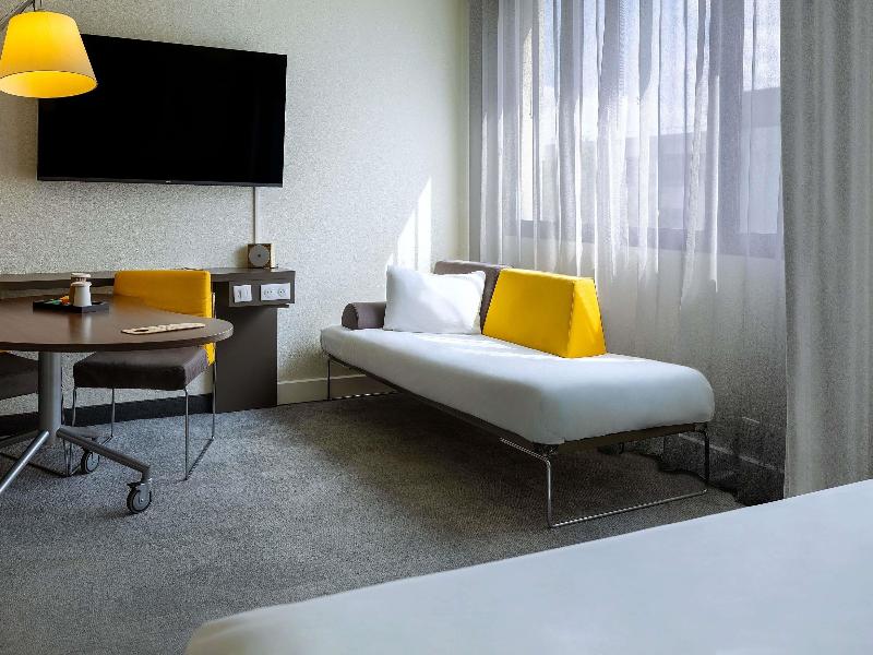 Novotel Suites Stade De France image
