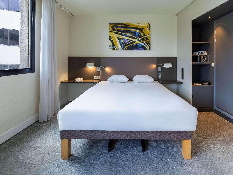 Novotel Suites Stade De France image