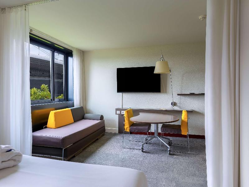 Novotel Suites Stade De France image