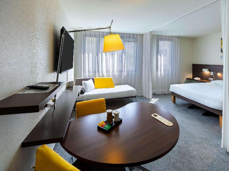Novotel Suites Stade De France image