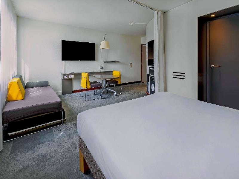 Novotel Suites Stade De France image