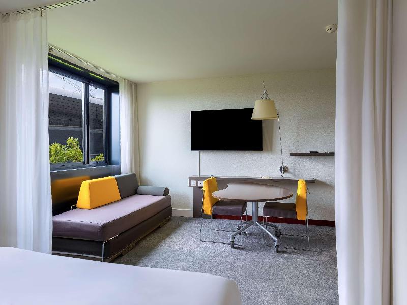 Novotel Suites Stade De France image