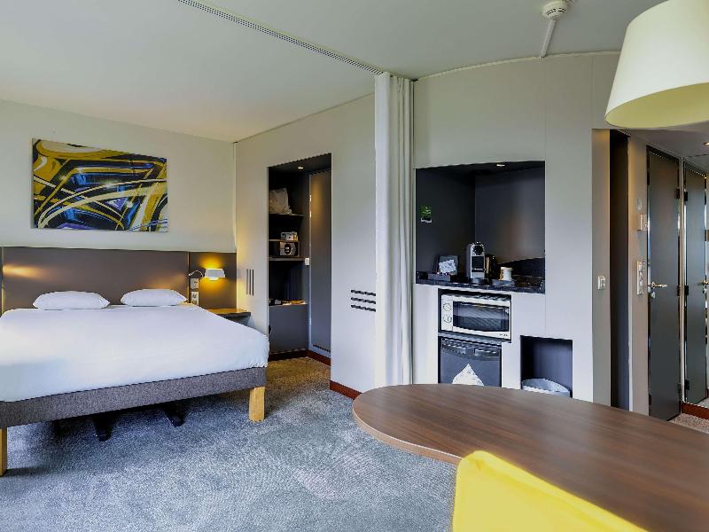 Novotel Suites Stade De France image
