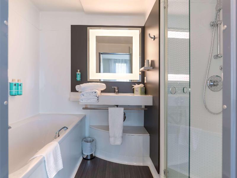 Novotel Suites Stade De France image