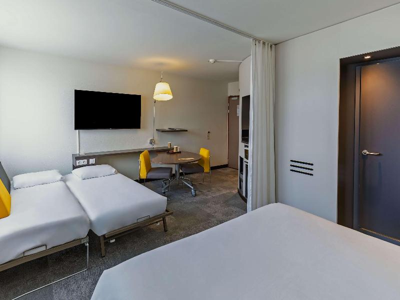 Novotel Suites Stade De France image