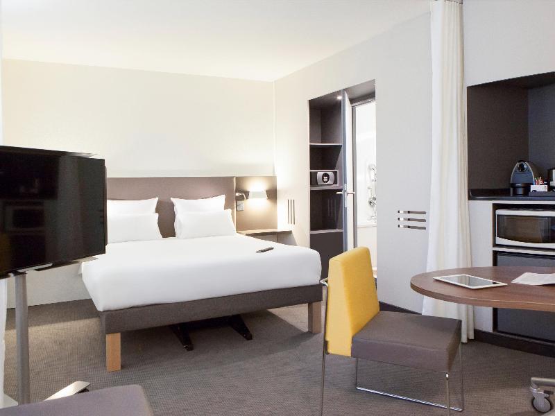 Novotel Suites Stade De France image