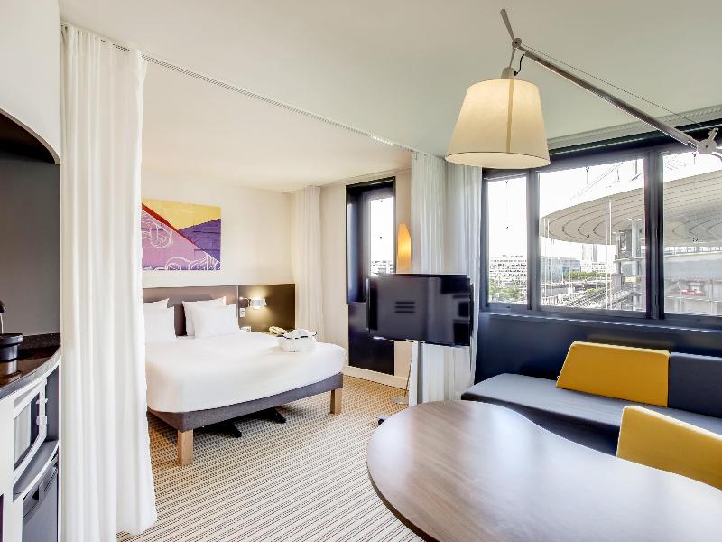 Novotel Suites Stade De France image