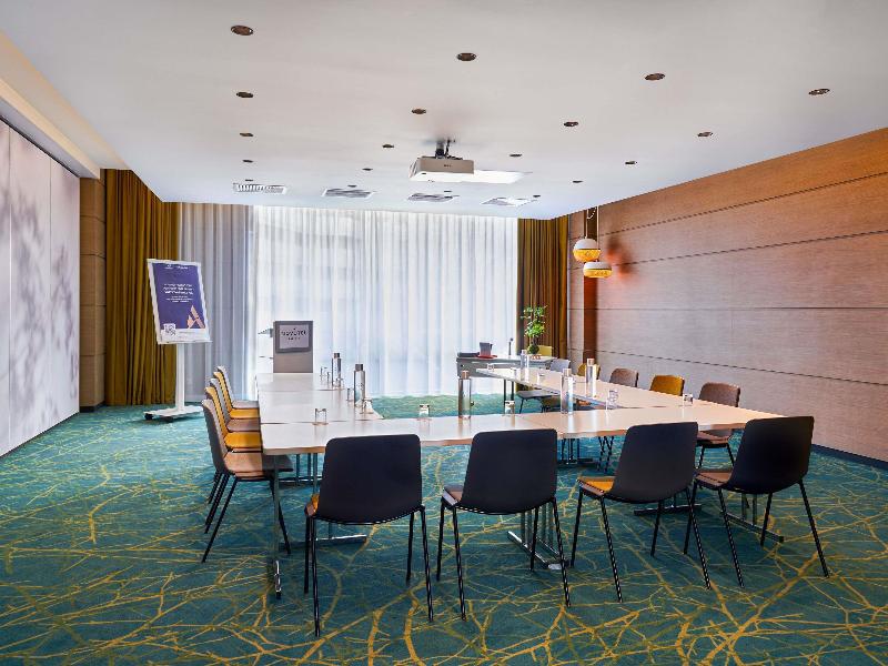 Novotel Paris 17 image