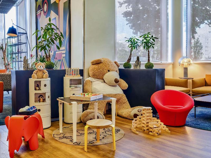 Novotel Paris 17 image