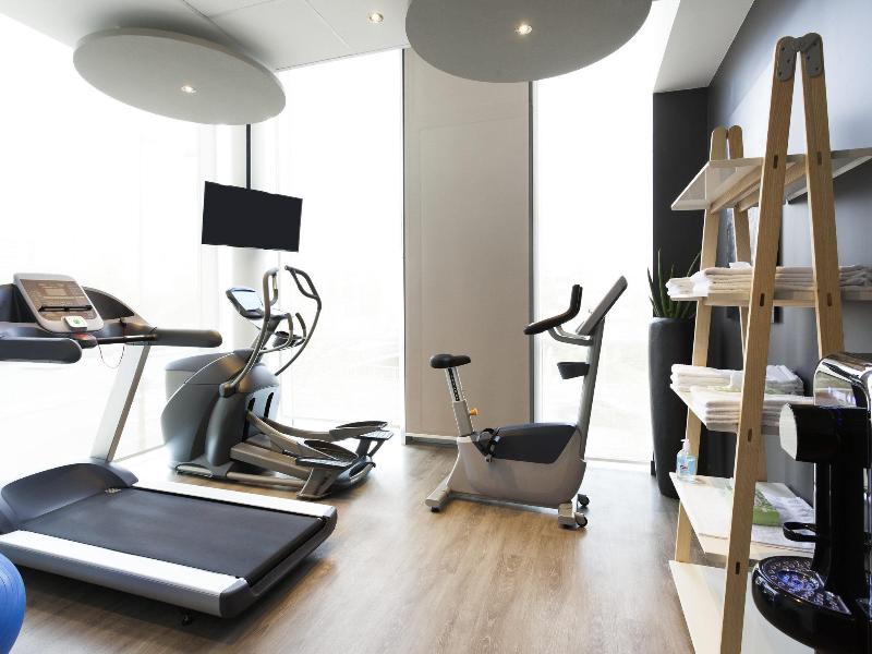 Novotel Paris 17 image