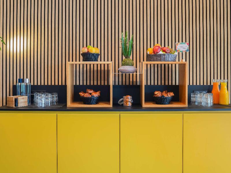 Novotel Paris 17 image