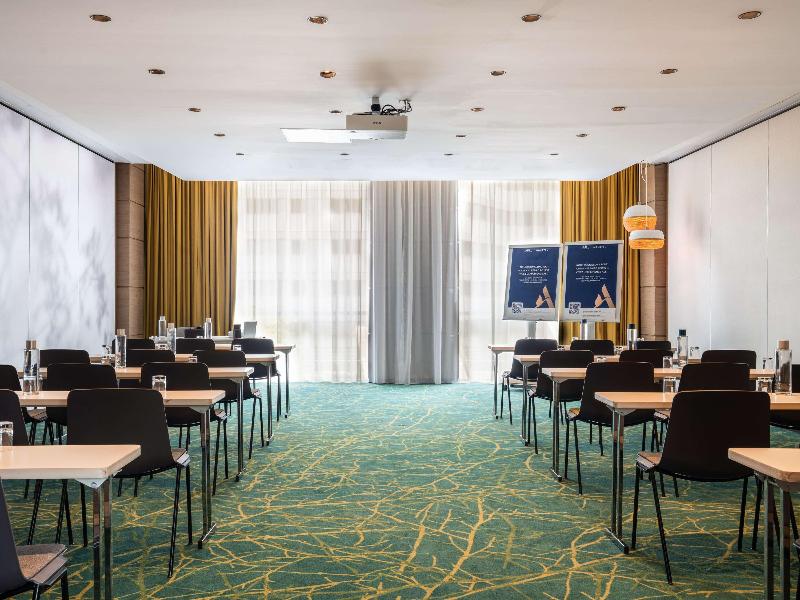 Novotel Paris 17 image