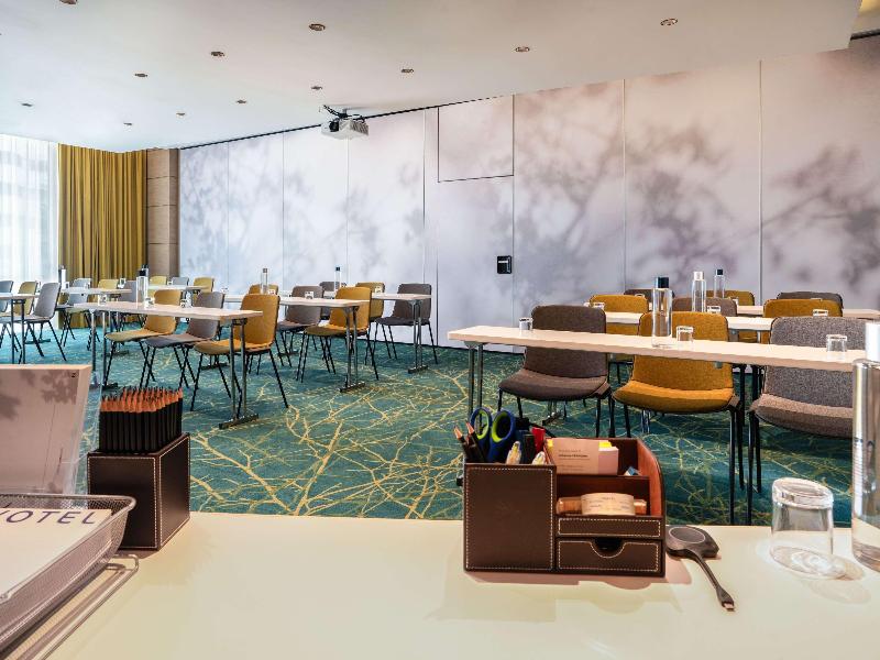 Novotel Paris 17 image