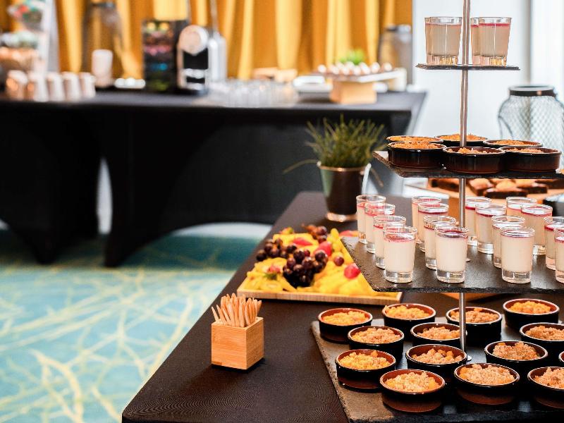 Novotel Paris 17 image