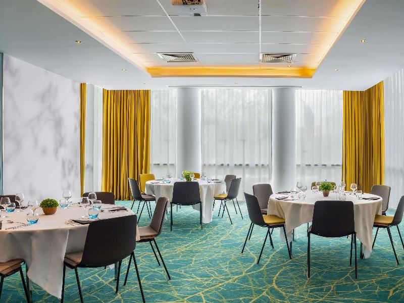 Novotel Paris 17 image