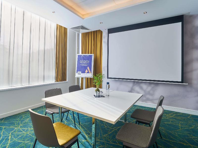 Novotel Paris 17 image
