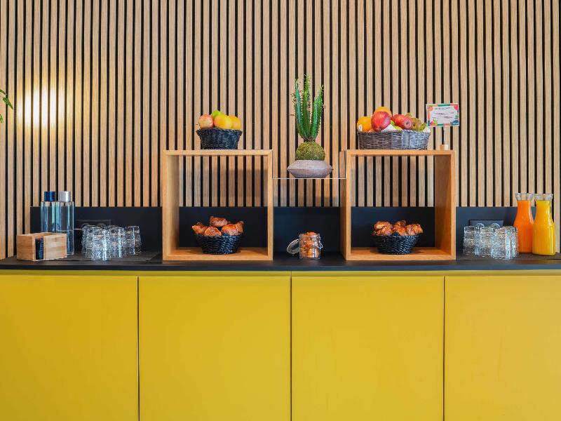 Novotel Paris 17 image