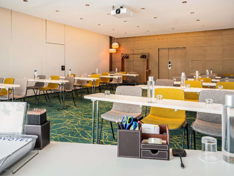 Novotel Paris 17 image