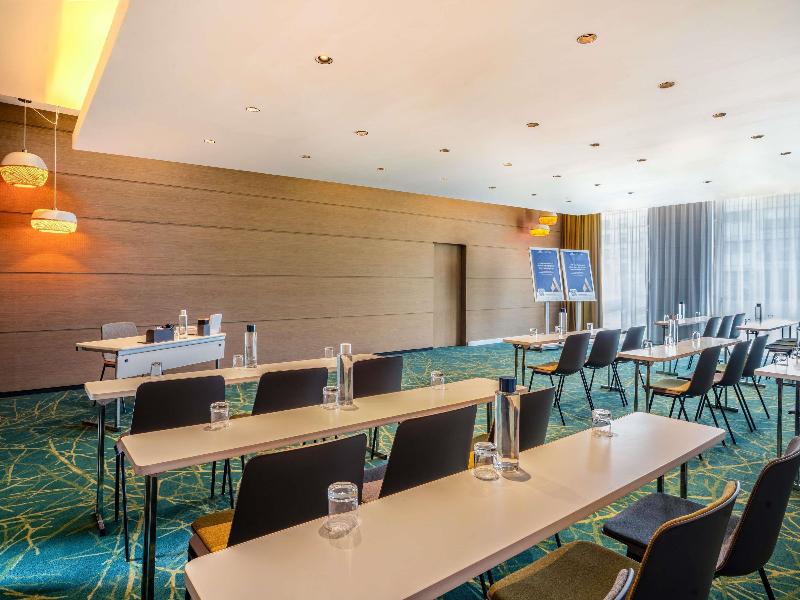 Novotel Paris 17 image