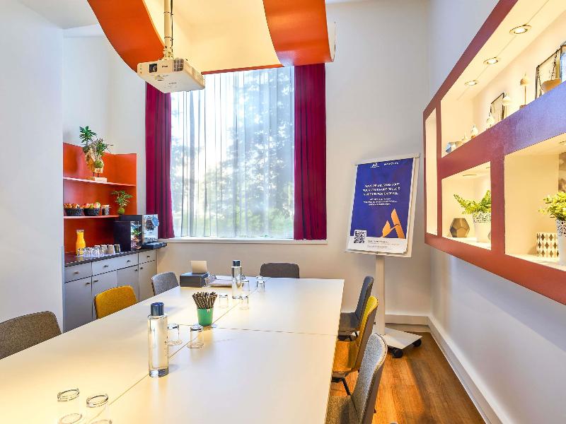Novotel Paris 17 image