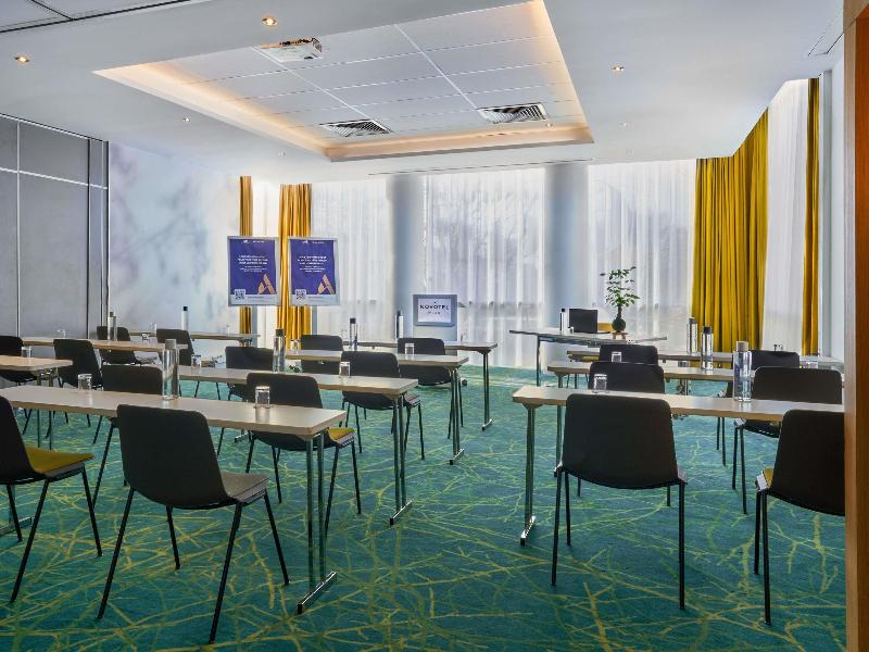 Novotel Paris 17 image