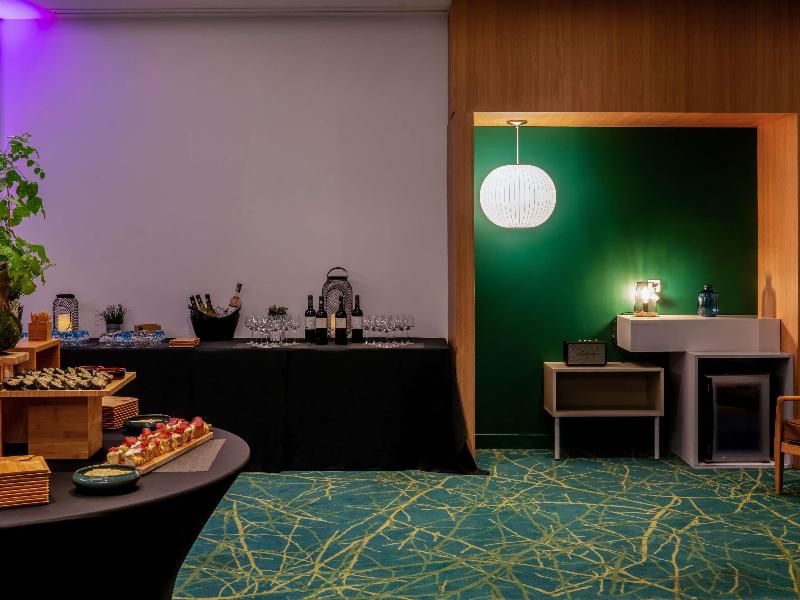 Novotel Paris 17 image