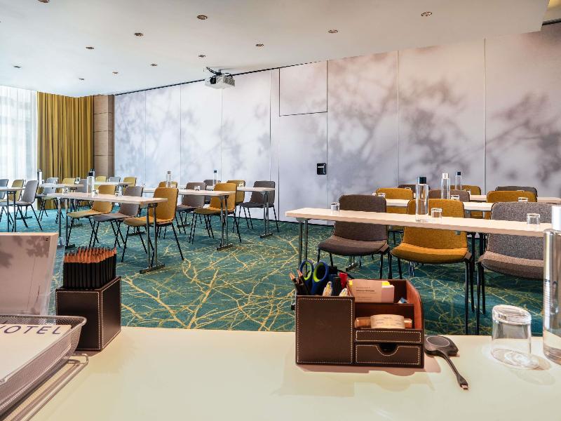Novotel Paris 17 image