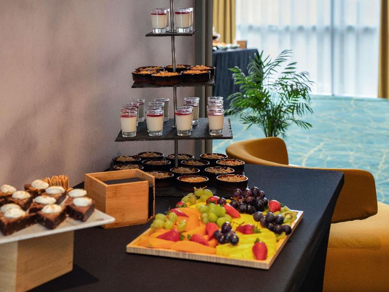 Novotel Paris 17 image