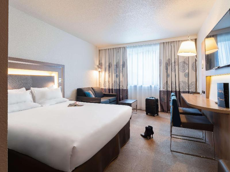 Novotel Paris 17 image