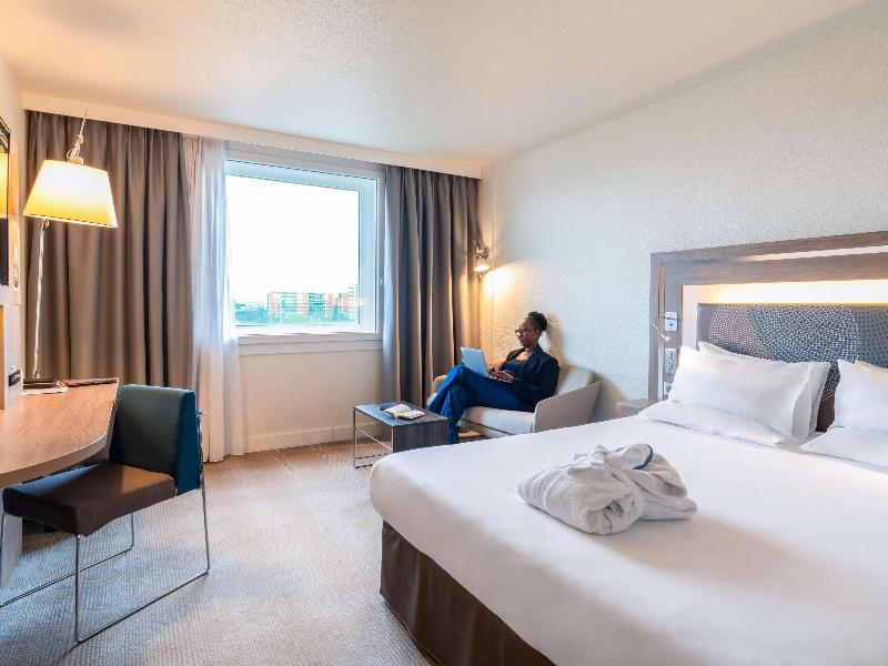 Novotel Paris 17 image