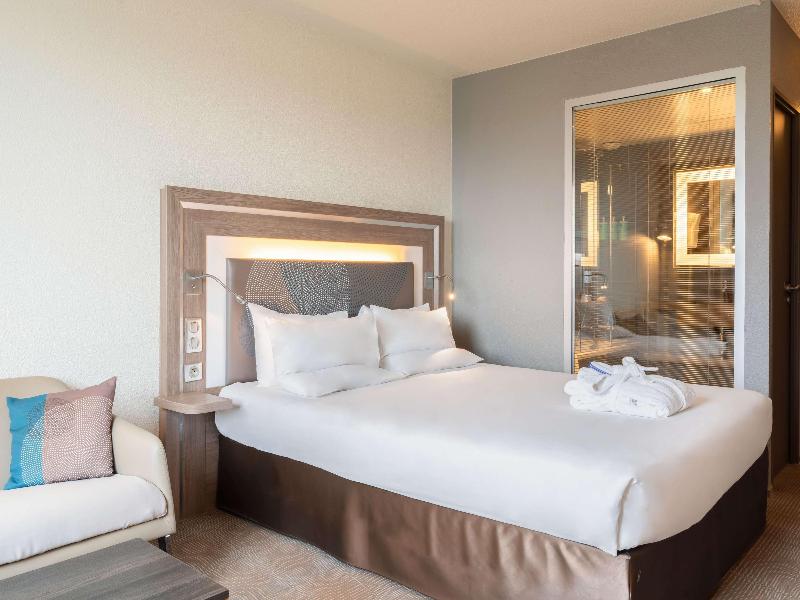 Novotel Paris 17 image