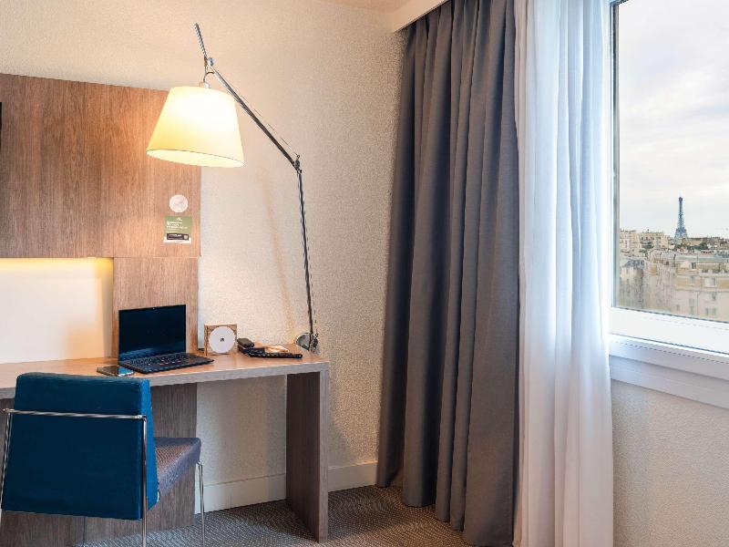 Novotel Paris 17 image