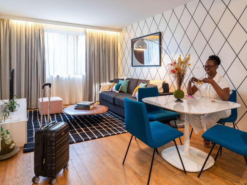 Novotel Paris 17 image