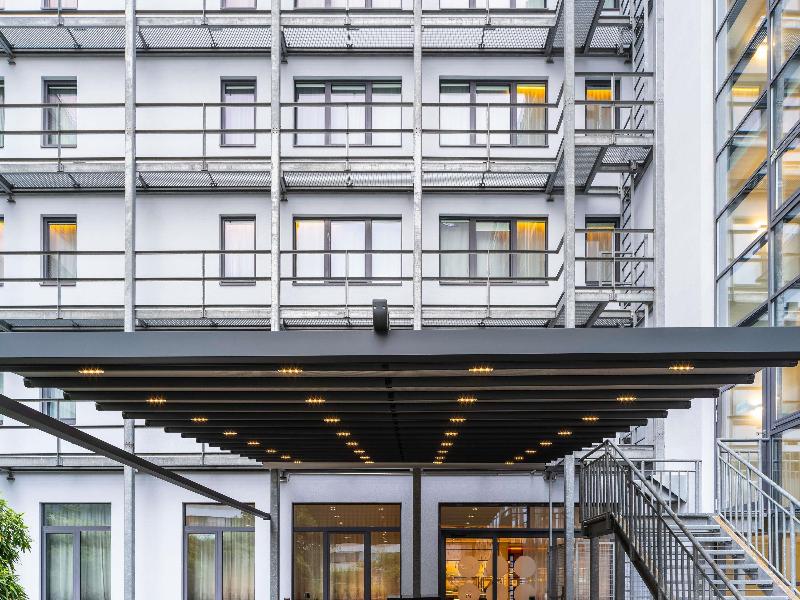 Novotel Suites Wien City Donau image