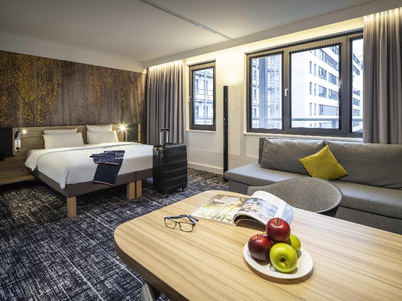 Novotel Suites Wien City Donau image