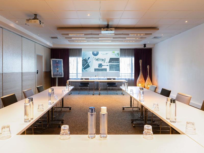 Novotel Paris Rueil Malmaison image